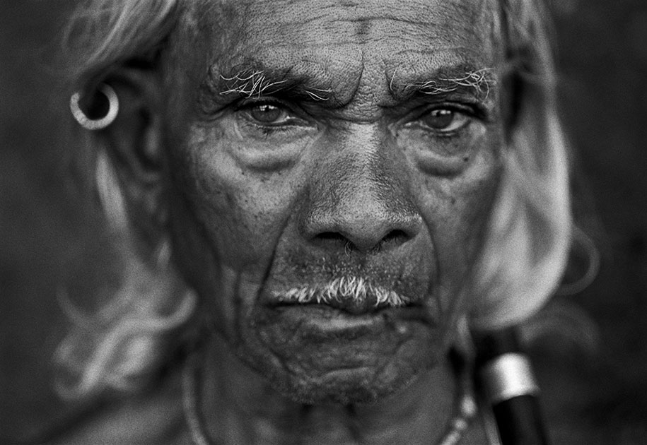 03_indian.old.man.shaman.tantric.bastar.eyes.blackandwhite.jpg